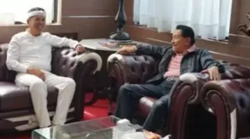 Gubernur Jawa Barat Dedi Mulyadi berbincang dengan AM Hendropriyono di kediamannya di Senayan, Jakarta Selatan. (Posnews/Instagram)
