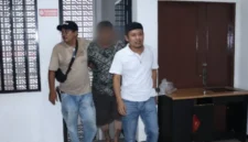 Pelaku penipuan berkedok ritual membuka aura diamankan Unit Reskrim Polsek Kalideres setelah membawa kabur perhiasan emas dan jam tangan milik lansia di Jakarta Barat. (Posnews/Ist)