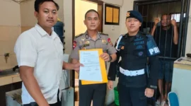 Bareskrim Polri memeriksa mantan anggota Brimob Bripka Dedy Wiratama yang diduga membekingi aktivitas peredaran narkotika di kawasan Gang Langgar, Samarinda Seberang, Kalimantan Timur. (Posnews/Ist)
