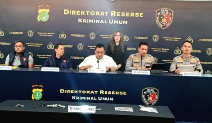 Direktur Reserse Kriminal Umum Polda Metro Jaya Kombes Pol Iman Imanuddin konferensi pers pengungkapan 141 kasus pencurian kendaraan bermotor dengan 317 tersangka di Mapolda Metro Jaya, Jakarta.
