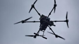 Pembakaran hulu energi Rusia. Pasukan Ukraina meluncurkan serangan drone jarak jauh yang membakar kilang minyak raksasa Ufa di Rusia. Dok: Istimewa.