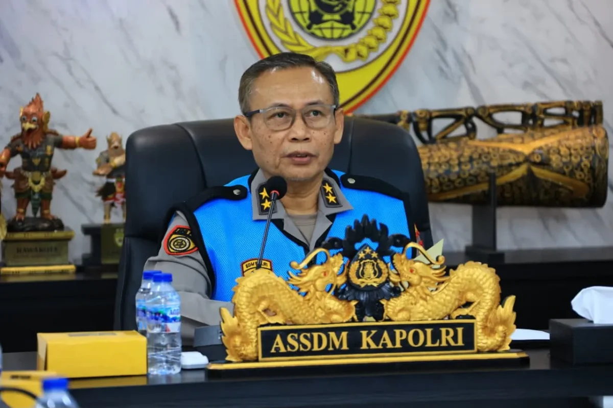 Irjen Pol Anwar memberikan arahan terkait seleksi Taruna dan Taruni Akpol 2026 serta menegaskan tidak ada jalur titipan maupun kuota khusus dalam proses rekrutmen Polri. (Posnews/Ist)