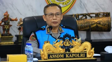 Irjen Pol Anwar memberikan arahan terkait seleksi Taruna dan Taruni Akpol 2026 serta menegaskan tidak ada jalur titipan maupun kuota khusus dalam proses rekrutmen Polri. (Posnews/Ist)