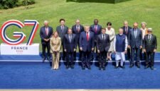 Peluang damai di Evian. Presiden AS Donald Trump mendesak Rusia menghentikan perang setelah menggelar pertemuan konstruktif bersama Presiden Ukraina Volodymyr Zelenskyy. Dok: DOMINIQUE JACOVIDES/Pool via REUTERS