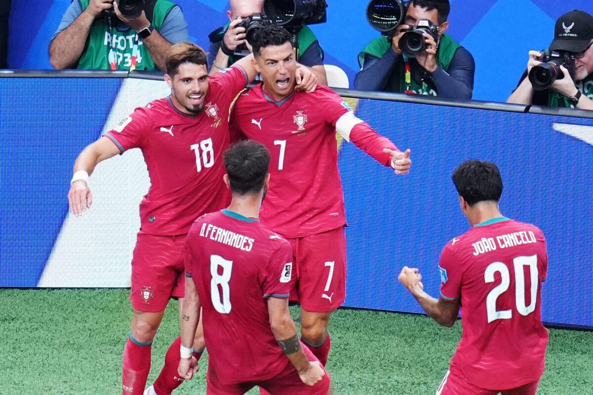 Pesta gol Selecao das Quinas. Cristiano Ronaldo memimpin kemenangan mutlak Portugal atas Uzbekistan sekaligus mengukir rekor bersejarah baru. Dok: (AP Photo/Karen Warren)