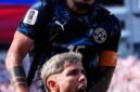 Kejutan terbesar di Piala Dunia 2026. Kiper Paraguay Orlando Gill tampil heroik dan menyingkirkan raksasa Jerman lewat drama adu penalti yang menegangkan. Dok: (AP Photo/Petr David Josek)