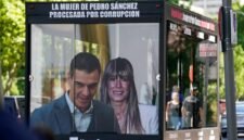Badai politik di Madrid. Hakim Spanyol memerintahkan Begona Gomez, istri PM Pedro Sanchez, menghadapi sidang korupsi dan melarangnya pergi ke luar negeri. Dok: REUTERS/Ana Beltran/File Photo