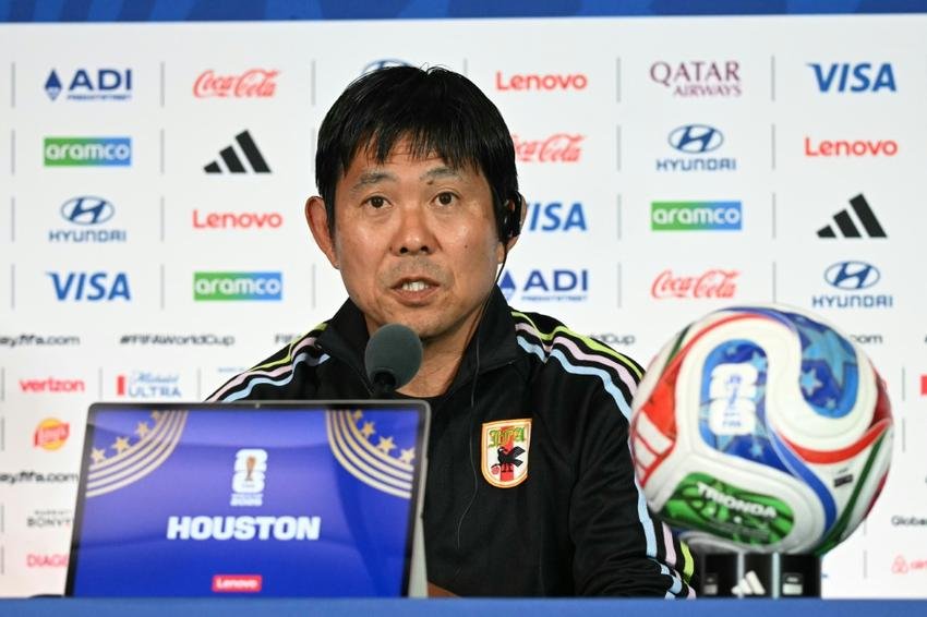 Menantang sejarah di Houston. Pelatih Jepang Hajime Moriyasu meyakini kekuatan kolektif anak asuhnya sanggup meruntuhkan dominasi Brasil demi mengamankan tiket perempat final pertama sepanjang sejarah. Dok: Istimewa.