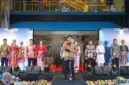 Sebanyak 15 pasang finalis Abang None Jakarta Pusat 2026 mengikuti Malam Keakraban di Plaza Sarinah sebagai persiapan menuju grand final pada 23 Juli 2026. (Posnews/Kominfo)
