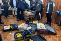 Barang bukti emas batangan seberat 74 kilogram yang disita dalam penyidikan dugaan korupsi yang menjerat mantan Jampidsus Febrie Adriansyah. (Posnews/PMJ)