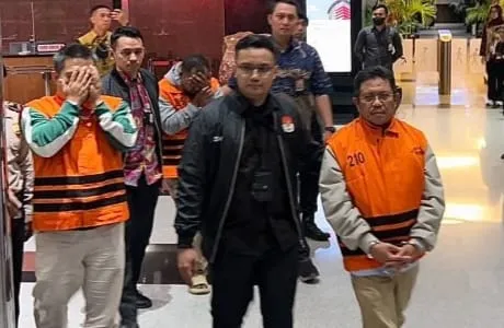 KPK mengungkap dugaan korupsi 32 proyek di Lombok Barat yang menyeret Bupati Lalu Ahmad Zaini. (Posnews/Ist)