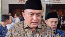 Bupati Bogor Rudy Susmanto mengajak masyarakat memerangi judi online setelah data PPATK mencatat Kabupaten Bogor memiliki 103.092 pemain judi online dengan nilai deposit mencapai Rp414,4 miliar. (Posnews/Kab. Bogor)