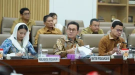 Menteri Perdagangan Budi Santoso menghadiri rapat kerja bersama Komisi VI DPR RI membahas pengesahan empat perjanjian perdagangan internasional. (Posnews/Kemendag)
