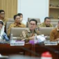 Menteri Perdagangan Budi Santoso menghadiri rapat kerja bersama Komisi VI DPR RI membahas pengesahan empat perjanjian perdagangan internasional. (Posnews/Kemendag)
