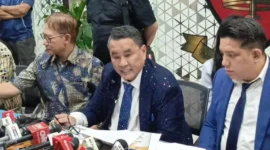 Kuasa hukum Febrie Adriansyah Hotman Paris memberikan keterangan terkait pemeriksaan kasus dugaan korupsi dan TPPU PT Asabri.(Posnews/Instagram)