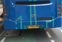 Pemotor terlindas bus Transjakarta dalam kecelakaan di Jalan Jenderal Sudirman Jakarta Selatan. (Posnews/ist)