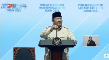 Presiden Prabowo Subianto menyampaikan pidato pada peringatan Hari Koperasi Nasional ke-79 di Jakarta.
(Posnews/Kemenkop)
