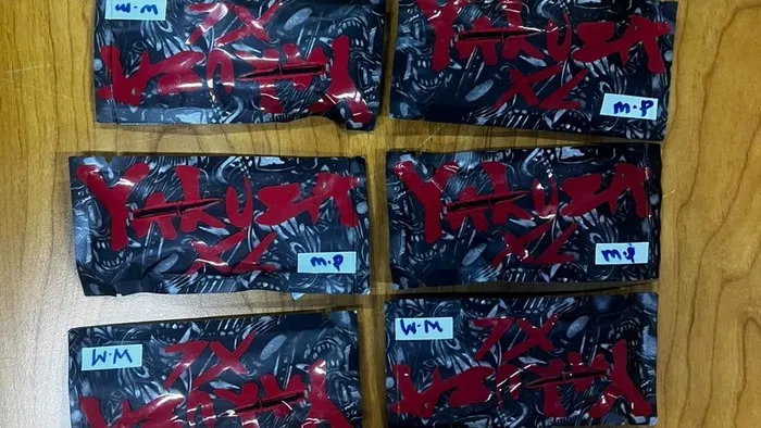 Polisi membongkar jaringan peredaran vape narkoba Etomidate di sebuah apartemen kawasan Jatinegara, Jakarta Timur. (Posnews/Bareskrim Polri)