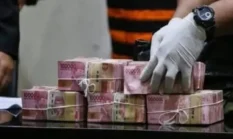 KPK Sita Uang Rp2 Miliar dalam OTT Bupati Pemalang, 21 Orang Diamankan