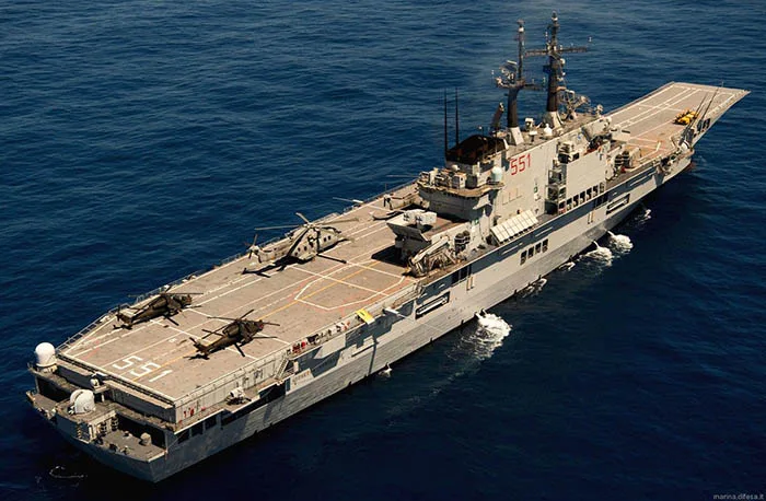 Kapal induk Giuseppe Garibaldi yang akan menjadi kapal induk pertama dalam sejarah pertahanan maritim Indonesia. (Posnews/Seaforces.org)
