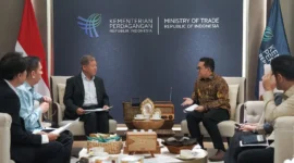 Menteri Perdagangan Budi Santoso bertemu delegasi Seiko Epson Corporation dan PT Indonesia Epson Industry di Kantor Kemendag untuk membahas peningkatan ekspor produk manufaktur Indonesia. (Posnews/Kemendag)

