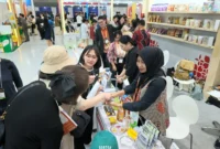 Pelaku UMKM Indonesia mempromosikan produk pangan olahan dan kopi specialty pada Korea Import Expo 2026 di Seoul, Korea Selatan. (Posnews/Kemendag)