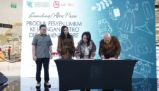 Menteri Perdagangan Budi Santoso menyaksikan penandatanganan kerja sama Kemendag dengan Metro Department Store untuk memperluas pemasaran 11 UMKM fesyen lokal di ritel modern. (Posnews/Kemendag)