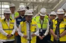 Gubernur DKI Jakarta Pramono Anung meninjau dan menjajal LRT Jakarta dari Stasiun Pegangsaan Dua menuju Stasiun Kayu Manis untuk memastikan kesiapan operasional jalur Velodrome–Manggarai yang ditargetkan beroperasi pada Agustus 2026. (Posnews/Kominfo)