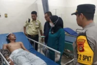 Mahasiswa korban pengeroyokan di Palembang menjalani perawatan setelah mengalami luka robek di kepala, gigi patah, dan luka tusuk akibat diserang sekitar 20 orang. (Posnews/Polrestabes Palembang)