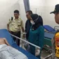 Mahasiswa korban pengeroyokan di Palembang menjalani perawatan setelah mengalami luka robek di kepala, gigi patah, dan luka tusuk akibat diserang sekitar 20 orang. (Posnews/Polrestabes Palembang)