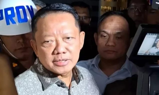 Mantan Jampidsus Febrie Adriansyah menghadapi sidang perdana di Pengadilan Tipikor Jakarta Pusat.
(Posnews/Ist)
