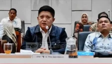 Ketua Umum Asosiasi Mitra Badan Gizi Nasional Indonesia, Syawaludin Aweng, menyampaikan ultimatum kepada BGN dan mengancam menggembok dapur Program Makan Bergizi Gratis (MBG) secara nasional jika tuntutan mitra tidak dipenuhi. (Posnews/DPR/MPR)