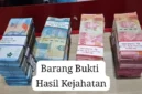 Barang bukti uang disita polisi dari dari pelaku. (Posnews/Jatanras PMJ)