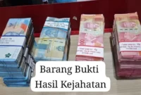 Barang bukti uang disita polisi dari dari pelaku. (Posnews/Jatanras PMJ)