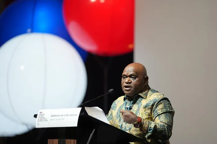 Menteri HAM Natalius Pigai mewakili Presiden Prabowo Subianto menghadiri Resepsi Diplomatik Hari Nasional Prancis (Bastille Day) di Jakarta dan menegaskan penguatan kemitraan strategis Indonesia-Prancis. (Posnews/KemenHAM