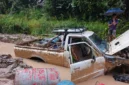 Material longsor menutup akses jalan dan mengisolasi 1.507 warga di Kecamatan Krayan Selatan, Kabupaten Nunukan. (Posnews/BNPB