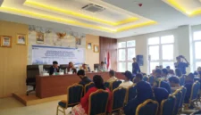 Penyaluran kompensasi ROW PLN kepada warga terdampak pembangunan SUTET 500 kV Priok–Muara Tawar di Semper Barat, Cilincing, Jakarta Utara. (Posnews/MR)