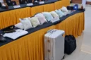 Petugas Bea Cukai dan Bareskrim Polri mengamankan barang bukti 25 kilogram ekstasi dan sabu di Bandara Soekarno-Hatta. (Posnews/Bea Cukai)