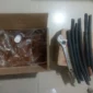 Polisi mengamankan pelaku pencurian usai membobol gudang perusahaan di Kawasan Industri Jababeka II, Cikarang Selatan, Kabupaten Bekasi. (Posnews/Cikarang Selatan)