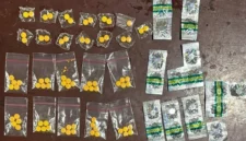 Polisi menangkap dua pengedar obat keras ilegal dan menyita ribuan obat daftar G di Kalideres, Jakarta Barat. Posnews/Polsek Kalideres)
