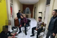 Polisi Tangkap Dua Pelaku Penyerangan Pedagang Buah di Tangerang. (Posnews/Polres Metro Tangerang Kota)