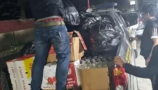 Polisi menyita 1.134 botol miras ilegal dan menangkap seorang penjual di Ciseeng, Kabupaten Bogor. (Posnews/Polsek Parung)