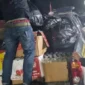 Polisi menyita 1.134 botol miras ilegal dan menangkap seorang penjual di Ciseeng, Kabupaten Bogor. (Posnews/Polsek Parung)