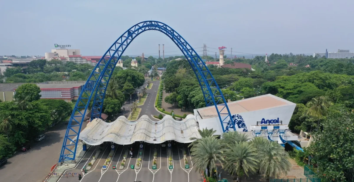Pengendara sepeda motor Yamaha memasuki gerbang Ancol dalam program gratis tiket kendaraan pada Yamaha Family Day 2026 yang berlangsung 3-5 Juli 2026. (Posnews/Ancol)