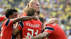 Kejutan besar di Stadion MetLife. Dua gol telat Erling Haaland dan ketangguhan kiper Orjan Nyland membawa Norwegia menekuk Brasil 2-1 sekaligus mengamankan tiket perempat final perdana. Dok: Istimewa.