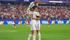 Sejarah baru tercipta di Piala Dunia. Gol dramatis Mikel Merino pada menit akhir membawa Spanyol menundukkan Portugal 1-0 sekaligus mengakhiri era keemasan Cristiano Ronaldo. Dok: Istimewa.