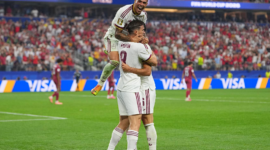 Sejarah baru tercipta di Piala Dunia. Gol dramatis Mikel Merino pada menit akhir membawa Spanyol menundukkan Portugal 1-0 sekaligus mengakhiri era keemasan Cristiano Ronaldo. Dok: Istimewa.
