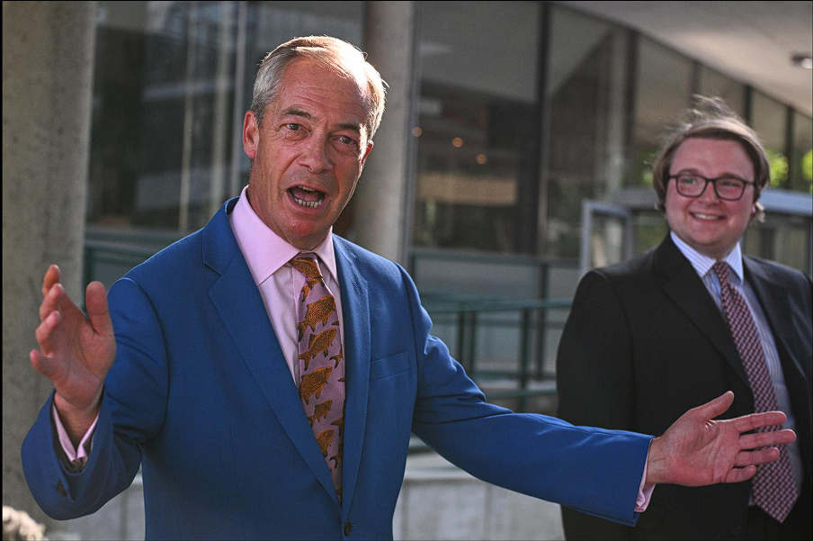 Langkah taktis pemimpin Reform UK. Nigel Farage memicu pemilu sela di Clacton guna menghindari penyelidikan komite etik terkait donasi rahasia. Dok: Istimewa.