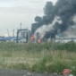 Dampak perang energi. Serangan drone jarak jauh Ukraina merusak unit penyulingan utama di kilang minyak Omsk, memicu potensi krisis bahan bakar di Rusia. Dok: Istimewa.