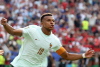 Langkah mantap sang juara bertahan. Prancis menumbangkan Maroko 2-0 berkat gol indah Kylian Mbappe dan Ousmane Dembele di Boston. Dok: Istimewa.